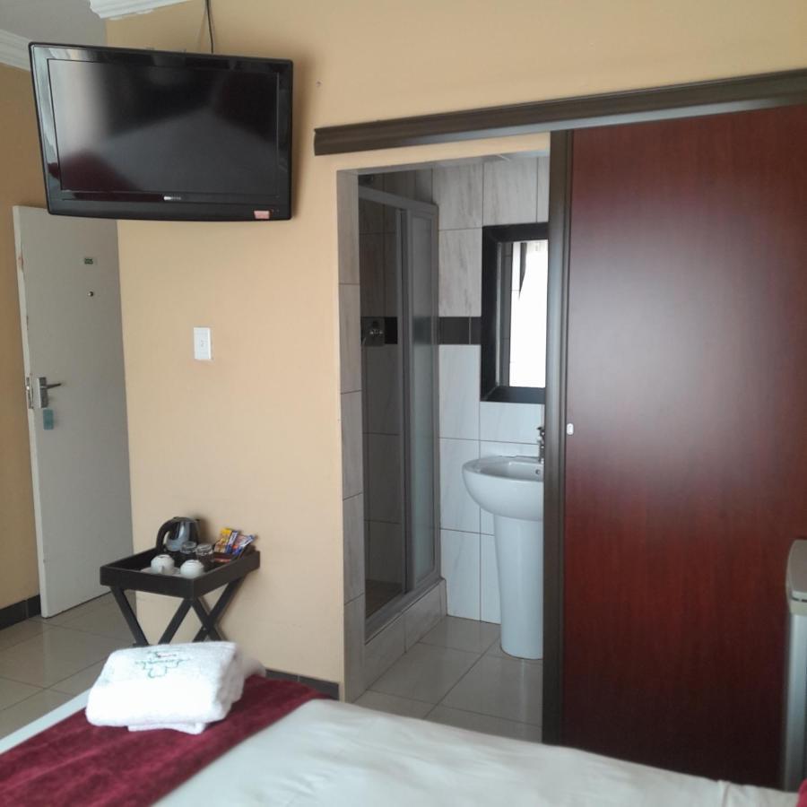 The Shamrock Hotel Πολοκουάνε Εξωτερικό φωτογραφία